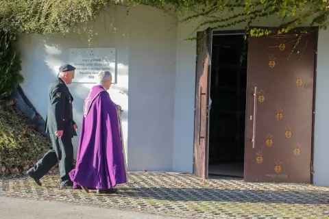 komemoracija v spomin na žrtve povojnih pobojev na Škofjeloškem, pokopališče Lipica Škofja loka / Foto: Tina Dokl