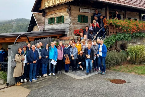 Ob petdeseti obletnici valete so se nekdanji sošolci Osnovne šole Petra Kavčiča - Jegorova odpravili na celodnevni izlet. / Foto: Arhiv Dogodka