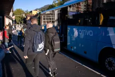 Šolski avtobusni prevoz Jesenice, OŠ Toneta Čufarja Jesenice, avtobusna postaja ZD Jesenice / Foto: Nik Bertoncelj