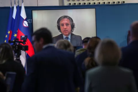 parlamentarne volitve v državni zbor 2022 Robert Golob preko video povezave / Foto: Tina Dokl