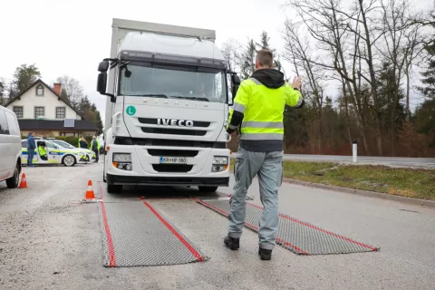 akcija policistov policija nadzor prometa tovorni promet Jeprca / Foto: Tina Dokl