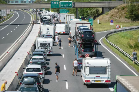 zastoj avtocesta predor Karavanke / Foto: Nik Bertoncelj