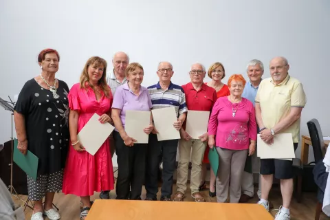 Ob jubilejnem, 20. srečanju gorenjskih izgnancev so podelili tudi zahvale in priznanja. / Foto: Tina Dokl