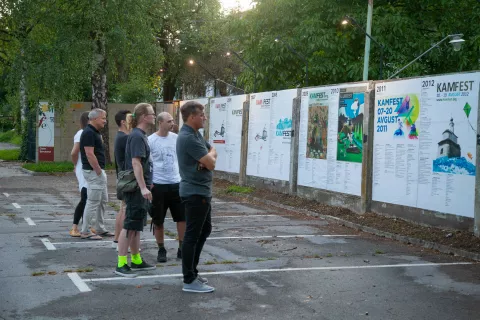 Razstava Kamfestovih 20 na zidu Kreativne žetrti Barutana / Foto: Aleš Senožetnik