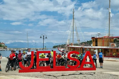 Na&scaron;i popotniki v Jelsi na Hvaru / Foto: Grega Flajnik