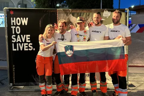 Team ABCDE Slovenia (Sarah Shaw, Tadej Beguš, Andrej Šubic, Simon Jurjevec in David Gale) je na Cipru pometel z vso konkurenco / Foto: Osebni Arhiv Teama ABCDE Slovenia