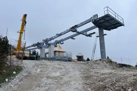 Gradnja šestsedežnice Šimnovec na Veliki planini / Foto: Aleš Senožetnik