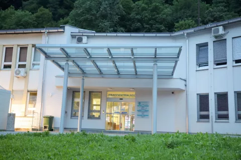 Nadomestna ambulanta bo delovala do pridobitve novega zdravnika. / Foto: Tina Dokl, arhiv Gorenjski glas