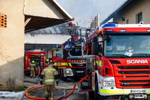 Požar v kmetijskem objektu v Svetem Duhu / Foto: Primož Pičulin