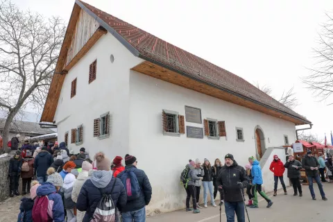 Organizatorji znova pričakujejo več kot tisoč pohodnikov, v Vrbi pa več tisoč obiskovalcev, ki si bodo med drugim lahko ogledali Pre&scaron;ernovo domačijo. / Foto: Tina Dokl, arhiv Gorenjskega glasa