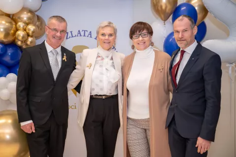 Od leve ustanovitelja In&scaron;tituta Zlata pentljica Ivo in Valerija Čarman, predsednica sveta zavoda Katarina Hafner in direktor Borut Hafner / Foto: Nik Bertoncelj