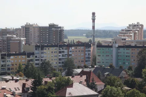 stanovanja nepremičnine blok ogrevanje Planina Kranj / Foto: Gorazd Kavčič