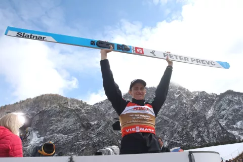 zaključek kariere Peter Prevc smučar skakalec skakalna legenda skakalni praznik Planica marec 2024 / Foto: Gorazd Kavčič