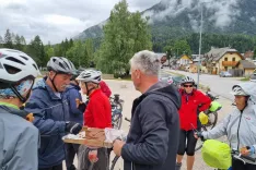 Na naših izletih poskrbimo tudi za malico med kolesarjenjem / Foto: Grega Flajnik