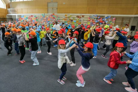 Veselje je bilo očitno, in kot je dejal ravnatelj trži&scaron;ke osnovne &scaron;ole Stanislav Grum, je ljubezen do glasbe tista, ki jih poleg jezika zagotovo povezuje. / Foto: Tina Dokl