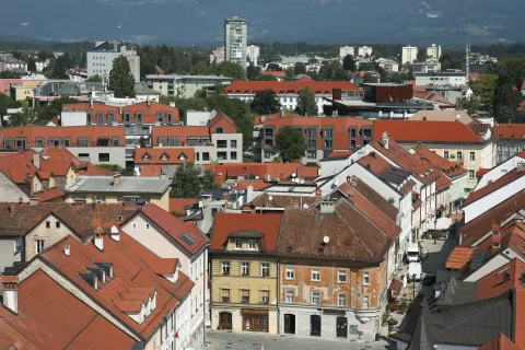 Lastniki stavb &ndash; kulturnih spomenikov v Kranju lahko za obnovo njihove zunanjosti pridobijo nepovratna sredstva do 50 odstotkov upravičenih stro&scaron;kov. / Foto: Gorazd Kavčič