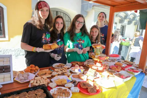 Na bosanski stojnici je bilo sladko. In okusno. / Foto: Tina Dokl