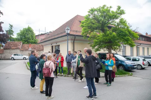 Urbani sprehod Jane&#039;s walk so pripravili tudi v Kamniku. / Foto: Aleš Senožetnik