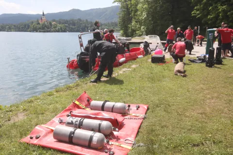 Državne vaje so se udeležili potapljači z vseh &scaron;estnajstih slovenskih podvodnih re&scaron;evalnih postaj. / Foto: Gorazd Kavčič