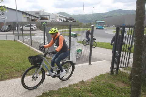 Trajnostno mobilnost odslej spodbujajo tudi s subvencijami za e-kolesa. Fotografija je simbolična. / Foto: Gorazd Kavčič