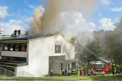 požar Osnovna šola Bistrica pri Tržič / Foto: Tina Dokl