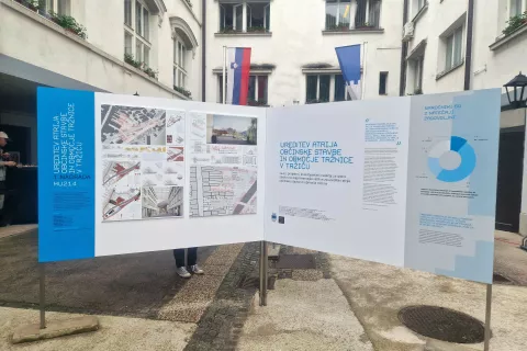 Vsi štirje elaborati so do 12. junija na ogled na panojih v atriju občinske stavbe. / Foto: 