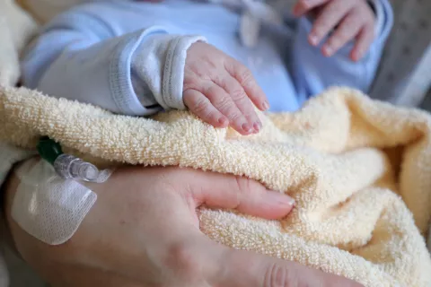 zapestnica porodnišnica oznaka bolnica / Foto: Tina Dokl