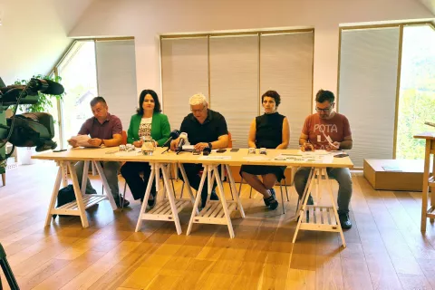 Predstavnika Direkcije RS za infrastrukturo, župan Bohinja Jože Sodja, predstavnica TNP Majda Odar in direktor Turizma Bohinj Klemen Langus / Foto: 