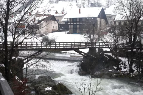 Še v tem letu naj bi se začel uresničevati projekt protipoplavne ureditve območja Poljanske Sore od Puštala do sotočja Selške in Poljanske Sore ter Sore do Suhe. / Foto: Gorazd Kavčič / Foto: 
