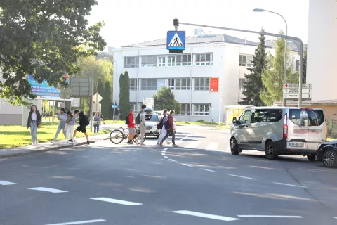 V ponedeljek se je začela preventivna akcija za večjo varnost pešcev, ki sodijo med najbolj izpostavljene in ranljive skupine prometnih udeležencev. / Foto: arhiv Gorenjskega glasa, Tina Dokl / Foto: 