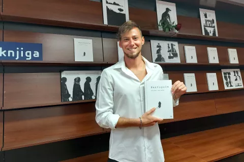 Mladiemu risarju Juriju Devetaku je v stripu uspelo ujeti duha romana Nekropola Borisa Pahorja. / Foto: Igor Kavčič / Foto: 