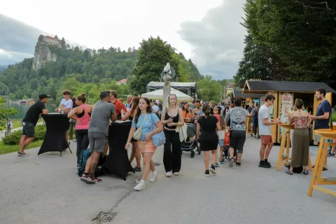 Junija so na Bledu zabeležili sedemodstotno rast števila prihodov gostov in triodstotno rast ustvarjenih nočitev v primerjavi z lanskim junijem. / Foto: Tina Dokl