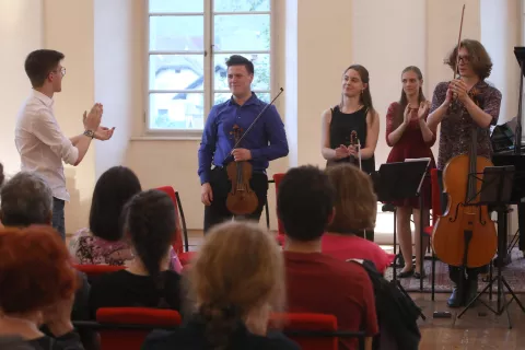 4. koncert mladi slovenski skladatelji letni študentski projekt glasba mladih baročna dvorana Radovljiška graščina Radovljica Timotej Willewaldt / Foto: Gorazd Kavčič