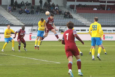 nogomet tekma 2. liga NK Triglav proti Beltinci zmaga stadion / Foto: Gorazd Kavčič