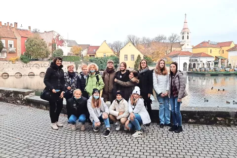 Učenci in učitelji OŠ Staneta Žagarja Kranj so v okviru projekta Erasmus+ Kulturni festivali obiskali Madžarsko. / Foto: arhiv šole / Foto: 