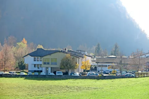 Dom starejših občanov načrtovanega prizidka še ne bo dobil, saj so bili na nedavnem državnem razpisu za sofinanciranje neuspešni. / Foto: 