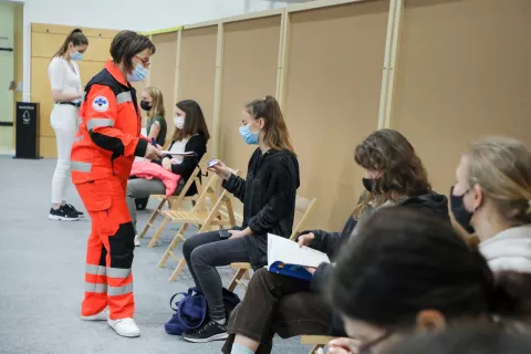 korona epidemija bolezen / Foto: Tina Dokl