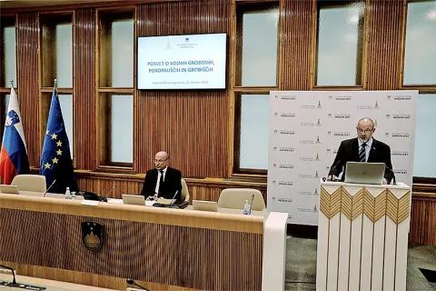 Jože Dežman (levo) in predsednik državnega sveta Alojz Kovšca / Foto: arhiv Državnega sveta RS, Milan Skledar / Foto: 