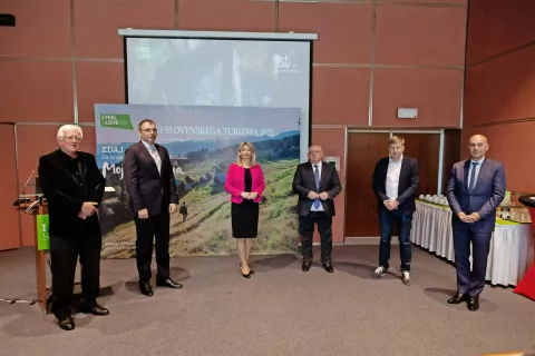 Udeleženci novinarske konference ob Dnevih slovenskega turizma / Foto: 