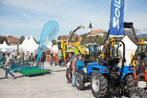 Okoli štiristo razstavljavcev je sodelovalo na letošnjem sejmu. / Foto: 