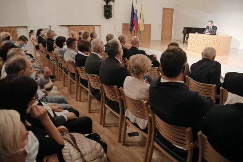 Na spominski akademiji so se v sredo zvečer v Škofji Loki spomnili uglednega rojaka – politika in naprednega kmeta Ivana Omana. / Foto: Gorazd Kavčič / Foto: 