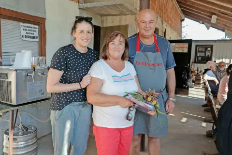 Danica Zavrl Žlebir z možem Darkom in hčerko Ano / Foto: Tina Dokl / Foto: 