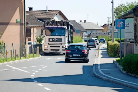 Kamniška cesta bo po dokončani izgradnji vodiške obvoznice prometno manj obremenjena. / Foto: 