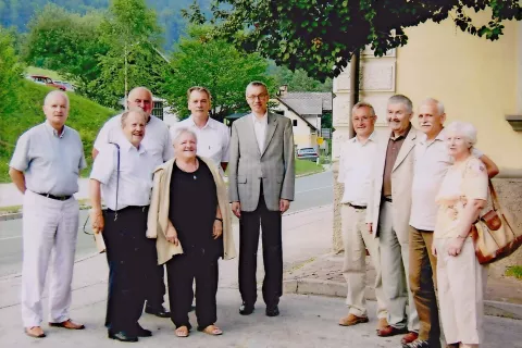 Člani IS občine Škofja Loka ob 15-letnici 2010 (z leve): Bojan Vinko, Vincencij Demšar, Anton Beovič, Sonja Jakopin, Branko Murnik, Blaž Kujundžič, Franc Mohorič, Ludvik Leben, Milko Okorn in Marija Pogačnik. Manjkajo: Borut Bajželj, Janez Jenko, Milan Kavčič in Franc Rupar. / Foto: osebni arhiv / Foto: 