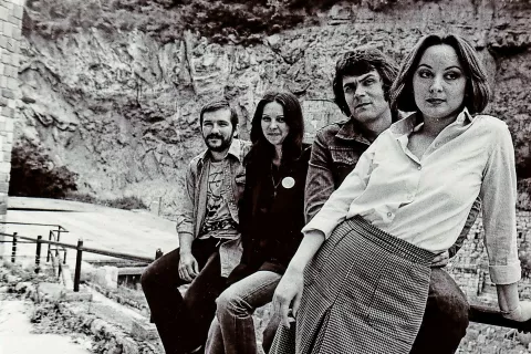 Rock bend Rani Mraz (1977–1981), z leve: Đorđe Balašević, Bilja Krstić, Bora Đorđević in Verica Todorović. Njihova najbolj znana pesem je Računajte na nas. / Foto: Wikipedija / Foto: 