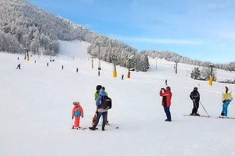 Naprave so za zdaj pognali v Kranjski Gori ... / Foto: Vida Rezar / Foto: 