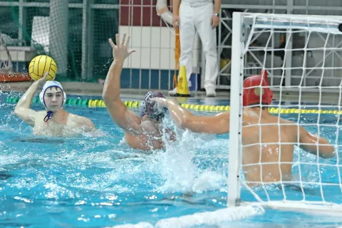 Po lanskem nastopanju v Regionalni ligi A2 letos vaterpoliste Triglava čaka nov izziv, ko bodo v kvalifikacijah evropskega pokala nastopili v domačem bazenu v Kranju. / Foto: Gorazd Kavčič / Foto: 