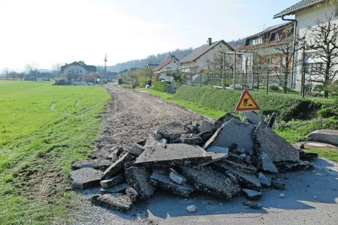 Obnova dvestometrskega odseka dotrajane ceste na severnem delu Podgorja / Foto: 