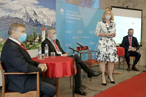 Na poslovni konferenci Slovenska podjetnost kroži so pripravili več omizij, udeleženci pa so si ogledali tudi uspešna podjetja v Kranju in okolici. / Foto: Gorazd Kavčič / Foto: 