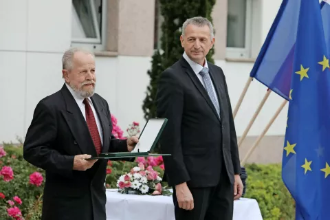 Prejemnik občinske plakete Vincencij Demšar in župan Anton Luznar / Foto: Gorazd Kavčič / Foto: 